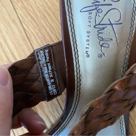 Braided Vegan Leather Sandals (7.5) - Picture 3 of 4